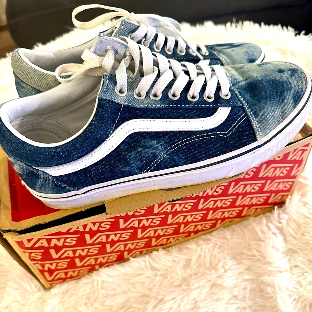 Vans acid wash Jean. Size 8 men’s or 9.5 women’s